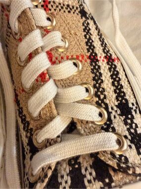 Burberry Plaid Lace-Up Sneakers | EU 39 | Beige Multi Check
